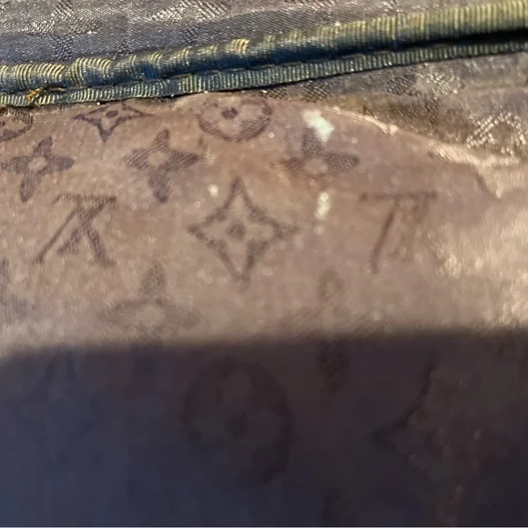 Authentic vintage Louis Vuitton rolling suitcase - Picture 9 of 16